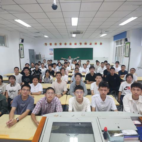 乘骐骥以驰骋兮，来吾道夫先路