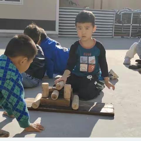 飞机大炮——汇鑫街道中心幼儿园小三班观察记录