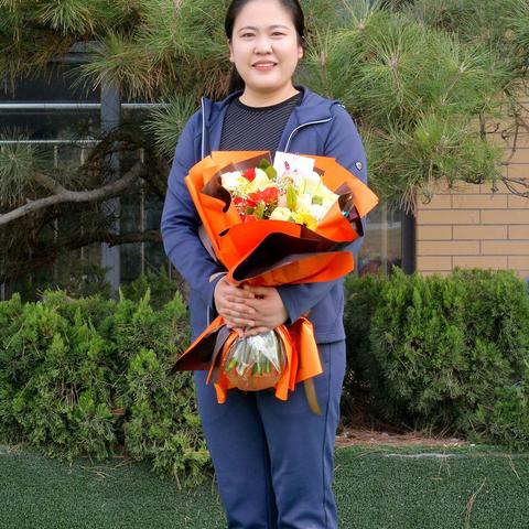 心守暖阳育桃李 情系杏坛绽芳华 ——记东营市丽景小学教师荆睿