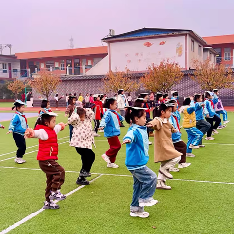 步履不停 未来可期——殷都区水冶镇南关小学童模礼仪社团（六）