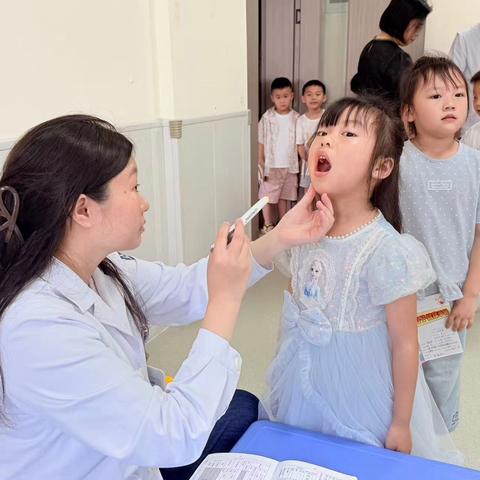 健康护航，萌娃成长——崇福镇博语幼儿园“六一”健康体检活动