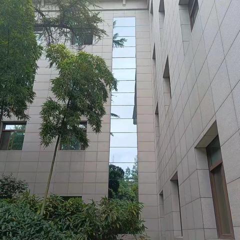 科技助力、焕新玻璃幕墙风采