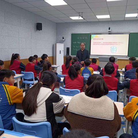 启发学生思维  发展核心素养——亳州市第一小学举行数学拓展课研讨活动