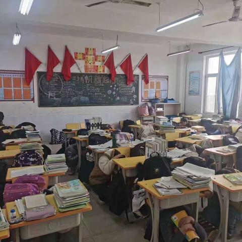 地震逃生演练，安全与我同行——东安各庄镇中学地震逃生演练侧记