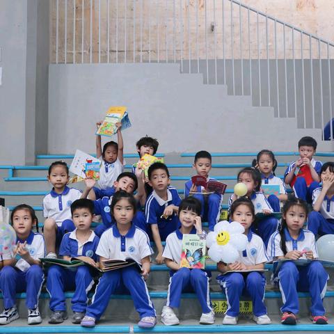 【大阅读】好书“摊”玩，阅趣无限｜阅读节图书集市活动圆满举行