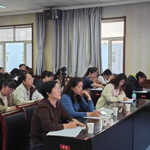 聚焦课标素养课堂，研讨大单元教学---扎赉特旗小学语文学科“向语而行”工作坊推进大单元教学研讨会