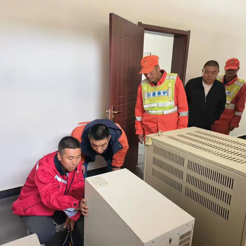 玛曲公路段：开展隧道机电设施检修维护工作，保障隧道安全运营