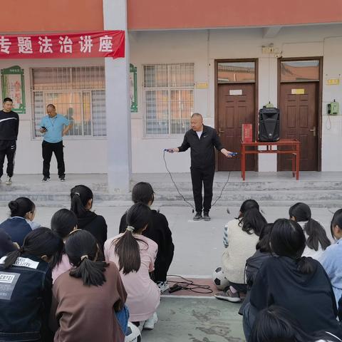 “手拉手，心连心，阳光路上共成长”——驻马店市第四中学留庄二中结对帮扶活动