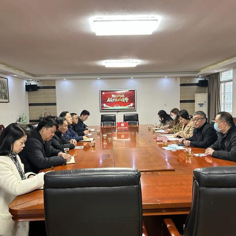 推进干部队伍建设 提升学校管理水平 ——洪山区教育局到长虹中学调研干部队伍建设