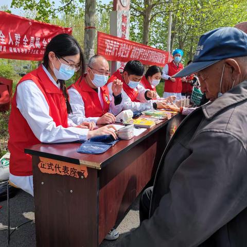 筑牢餐饮安全“屏障”，守护“食”字路口——石桥子镇开展“食品安全赶大集”宣传活动