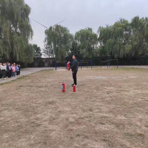 裴桥镇李阁小学消防演练及宣传教育活动总结
