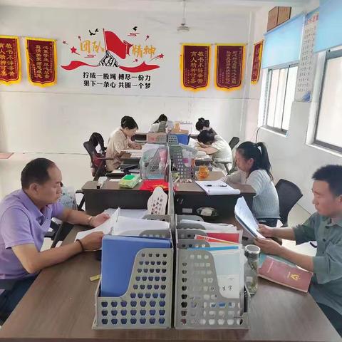 李阁小学特殊家庭学生关爱工作总结