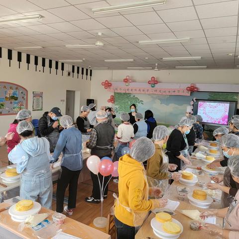 “用心制作 以爱装饰“高丽营二幼庆祝女神节活动