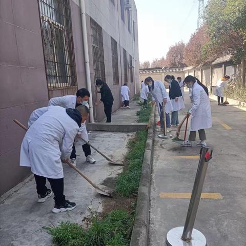 齐心协力加油干  共助国卫复审大攻关——高陵区精神卫生中心开展环境大擦洗大扫除大整治活动