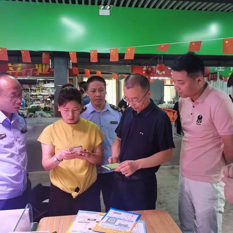 市市场监管局农产品处对莲湖区农贸市场开展“双随机一公开”检查