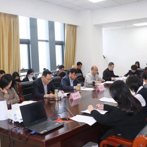 许昌市社会养老保险中心组织全体工作人员集中学习