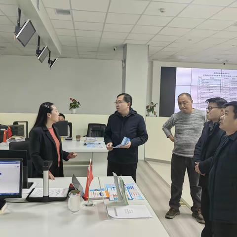 局长进大厅，助力政务服务再升级--县住房和城乡建设局主要领导到大厅调研本部门窗口工作