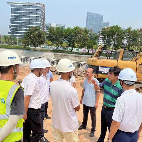 宝安区水务局工程事务中心主任黄建辉督导检查防台风”杜苏芮”有关工作