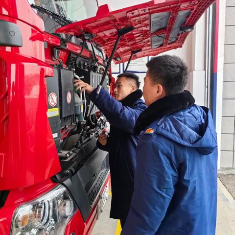 元平路小型消防救援站为应对低温雨雪天气开展装备器材大检查