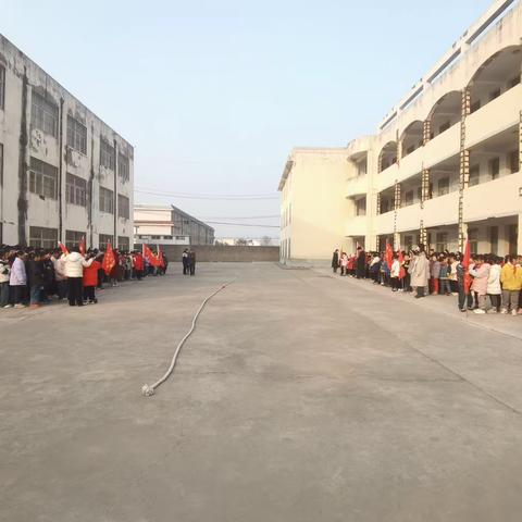 力拔山河展风采，凝心聚力向未来——记界圩小学拔河比赛