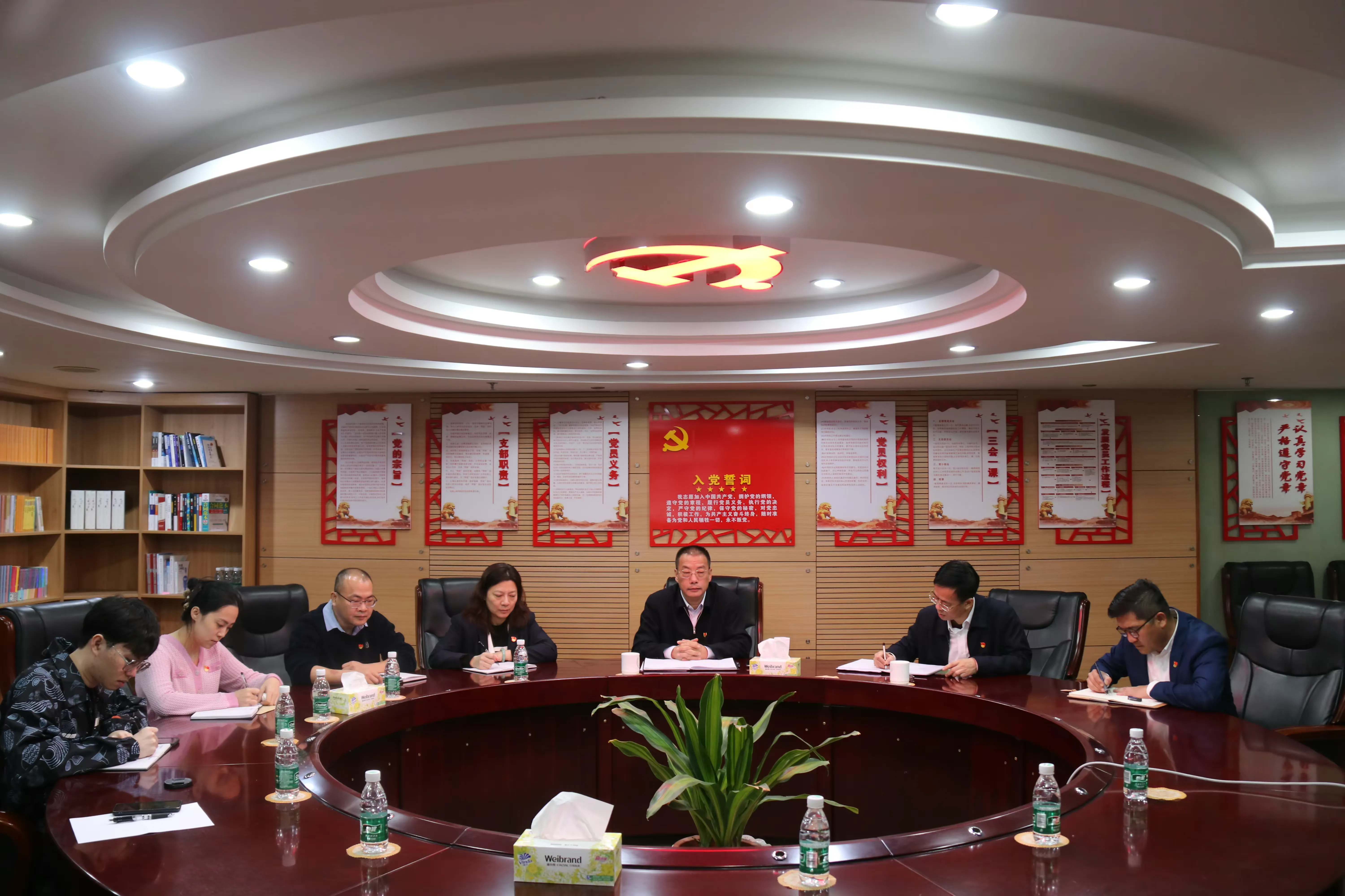 简篇-海汽系统召开禁塑工作专题会议,对禁塑工作进行再动员再部署再推动