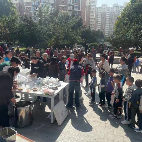 明珠花苑社区开展 “爱老敬老 感恩重阳”主题活动