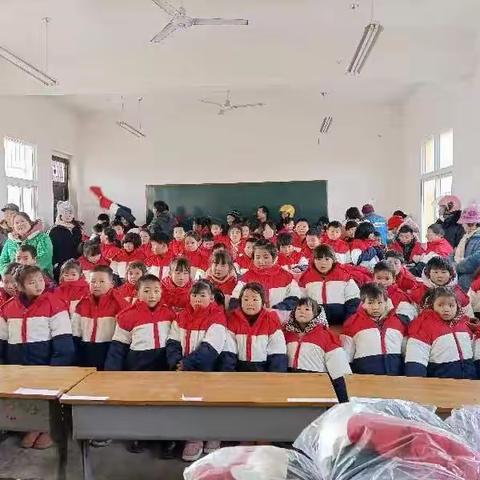 爱心捐赠，情暖校园——白岗小学爱心捐赠仪式