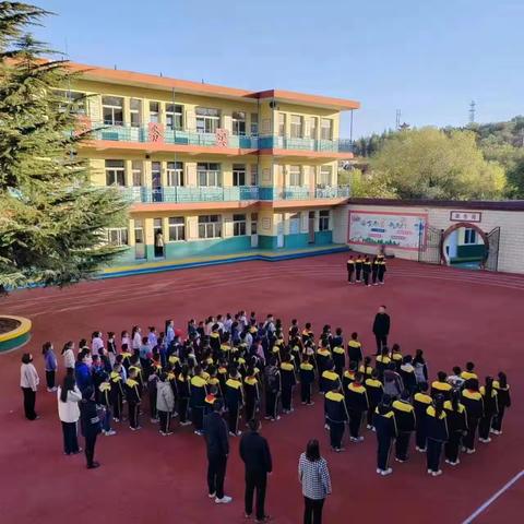 消防演练🧯，防患未“燃”🔥——矿山中心小学消防演练