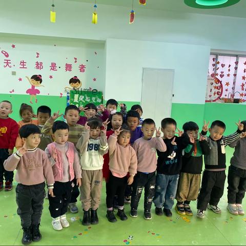 【班级掠影】红孩子幼儿园大二班 一周留影纪念