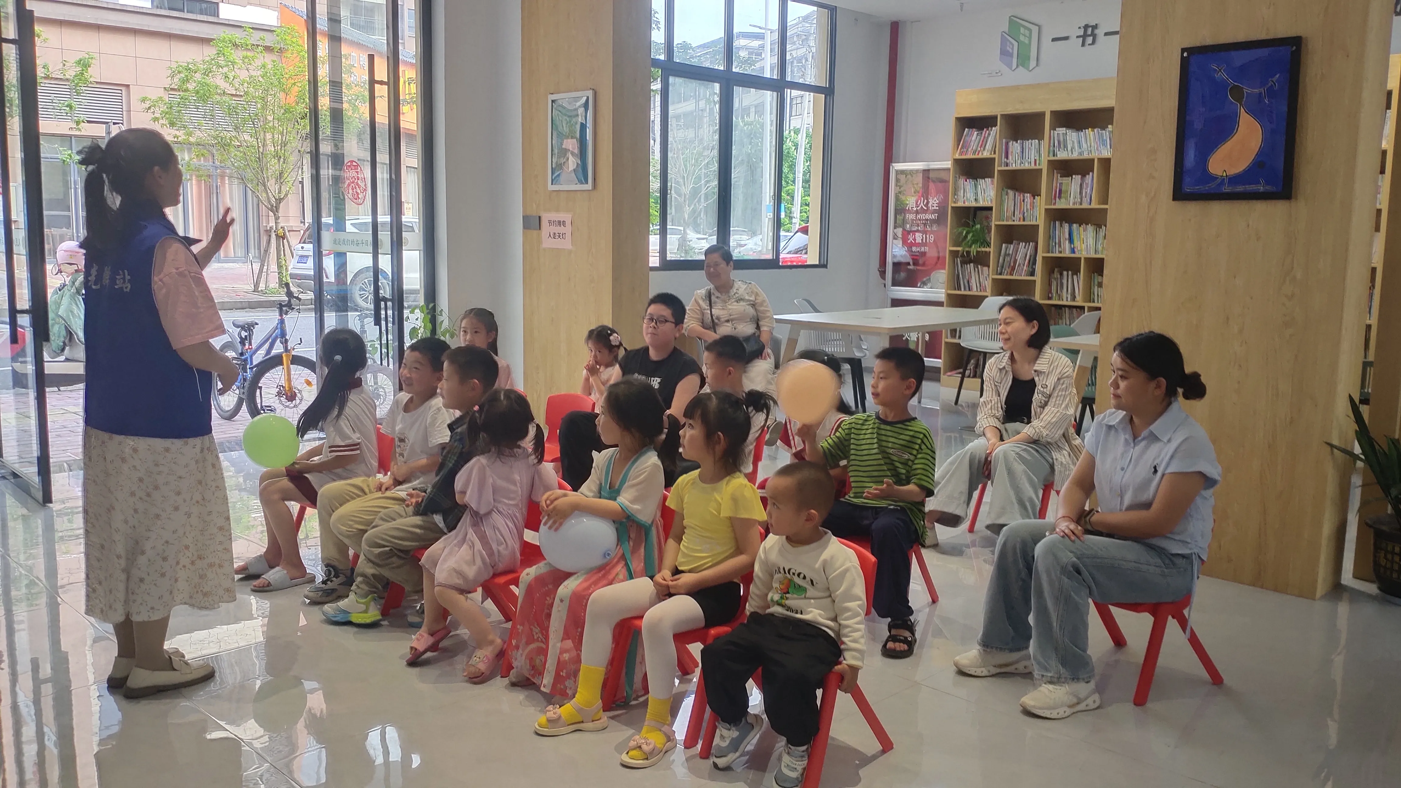 简篇-崇义县横水镇萝卜巷村阳光驿站开展“时光献礼 为爱加冕”母亲节主题活动