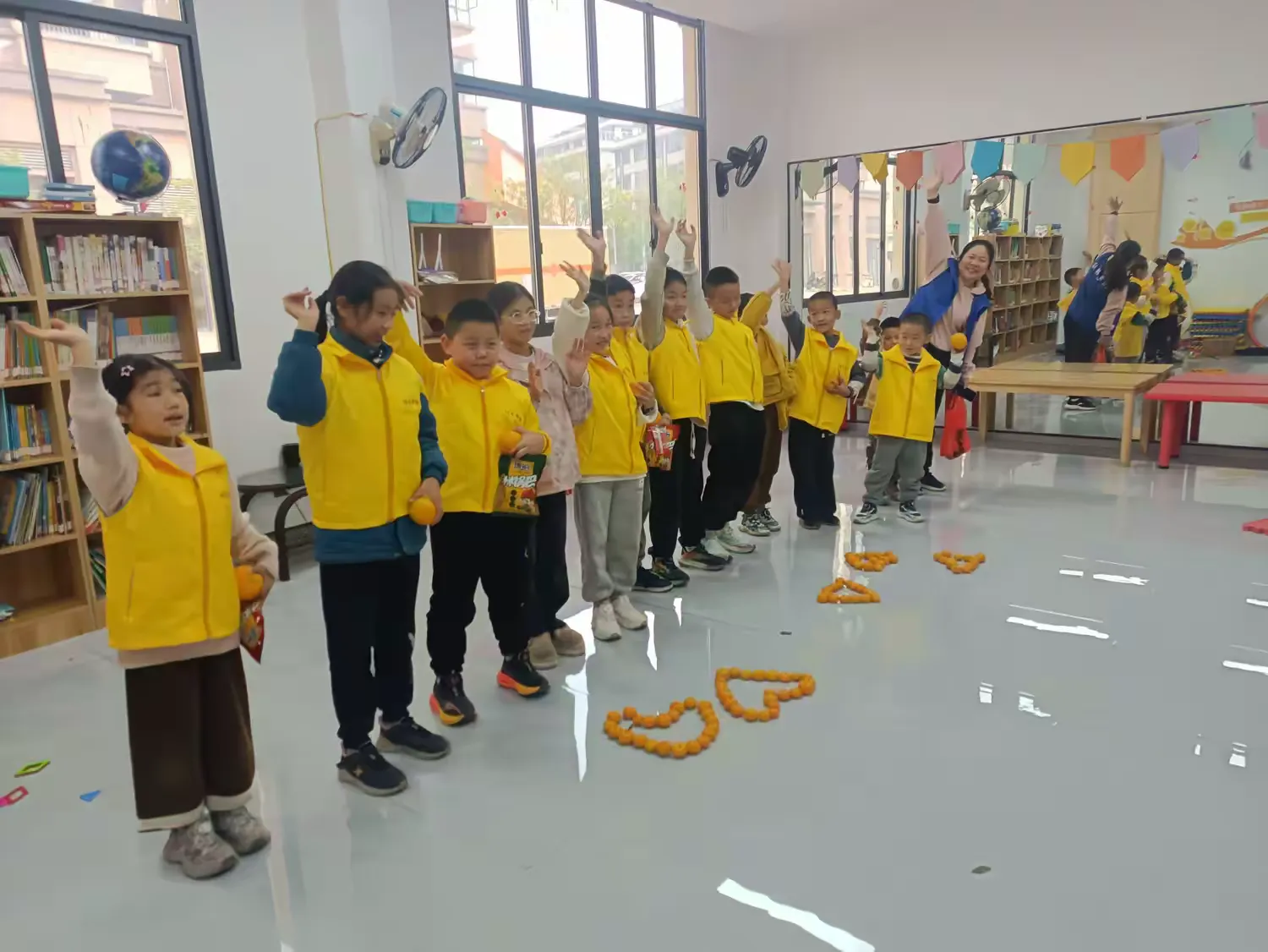 简篇-崇义县横水镇萝卜巷村阳光驿站 “童心向自然 采摘乐翻天” 主题活动