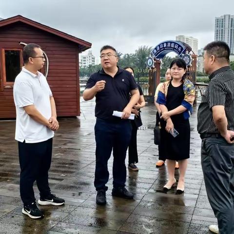 区委常委、副区长吴兴奎调研海口湾水上游船项目-渔港印象广场临时性浮动停靠站点建设情况