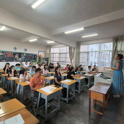 家校携手共育未来 玉溪第六小学2024至2025学年下半学期第二次家长会圆满举行