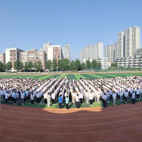 展飒爽英姿，壮青春之志——滕南中学2024级新生规范化训练第三天