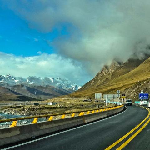 美 . 在路上——独库公路