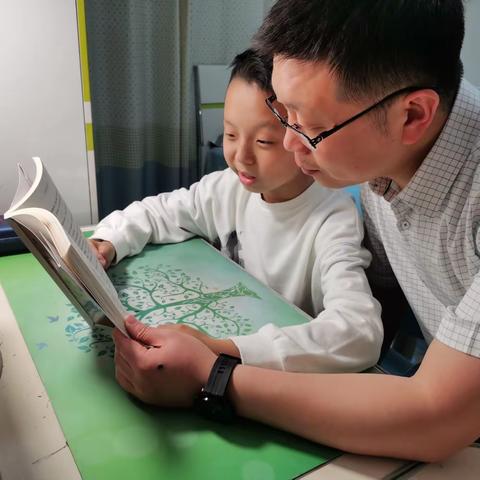 五一假期亲子共读活动