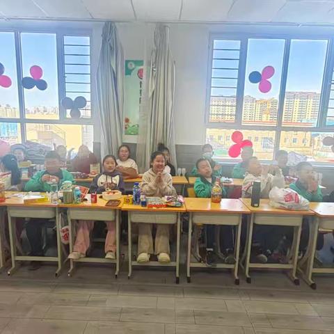 喜迎新年，共绘梦想——达拉特旗第十三小学四五班马年元旦联欢会