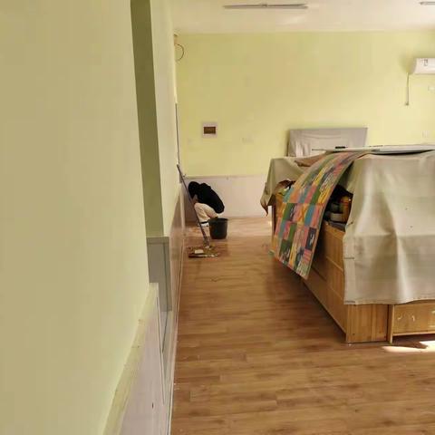 偷拍---开学前大扫除