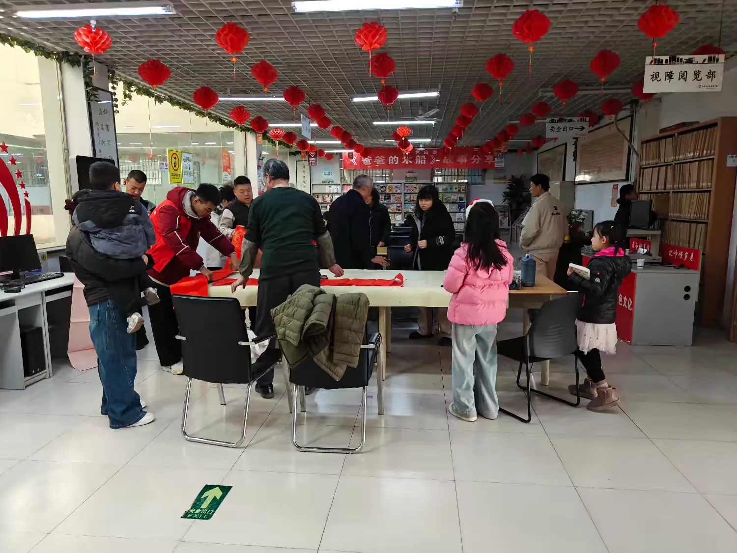 简篇-【高陵文旅】笔墨传情迎新春,文化惠民暖人心——高陵区图书馆开展义写春联活动