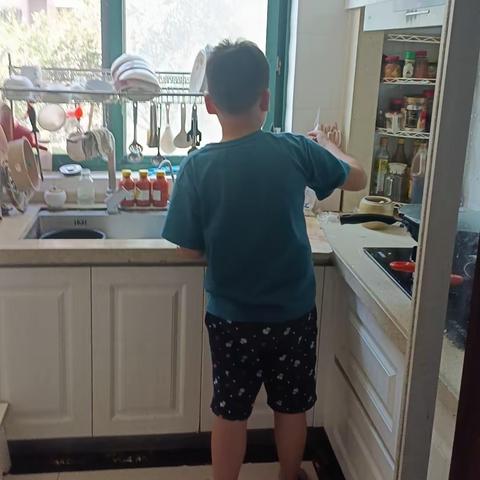 劳动促成长，实践探真知