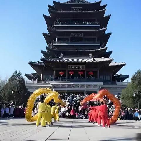 泉城路街道便民服务中心开展惠民政策宣传活动，护航明湖市集“烟火气”