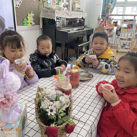 【主题晨会】春意萌动    “雨”你相遇  旬阳市第四幼儿园主题晨会活动