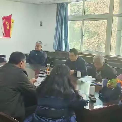 西安干休所党支部 开展基层党组织生活会
