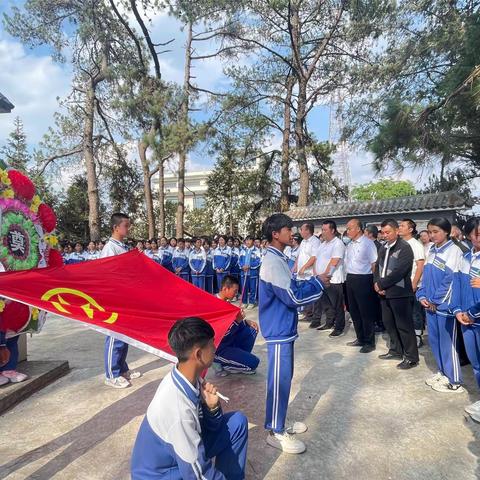 缅怀革命先烈，传承红色基因——坝溜中学2024年清明节祭扫烈士墓园主题活动简讯