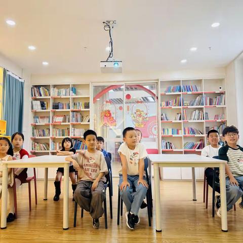 书海拾贝，戏读经典｜晋江二小一年级16班“书海拾贝”阅读小组《狐假虎威》读书会精彩回顾！