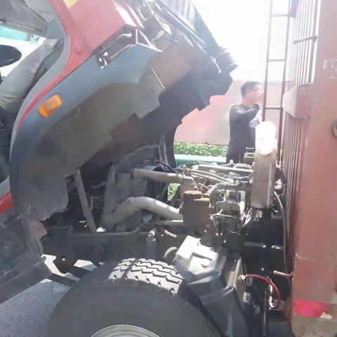 慈周寨收费站：修车助司乘 服务暖人心