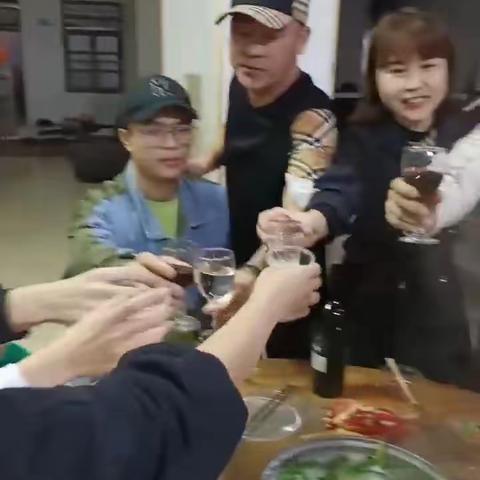 笑辞旧岁趣迎新年