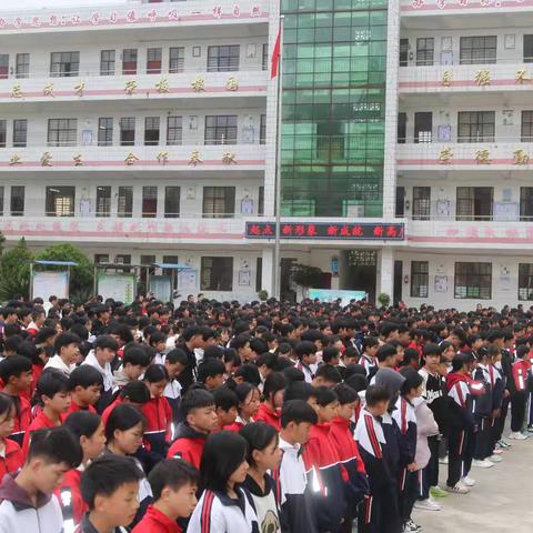 莲城镇那伦中心学校：春风化雨 家校共育