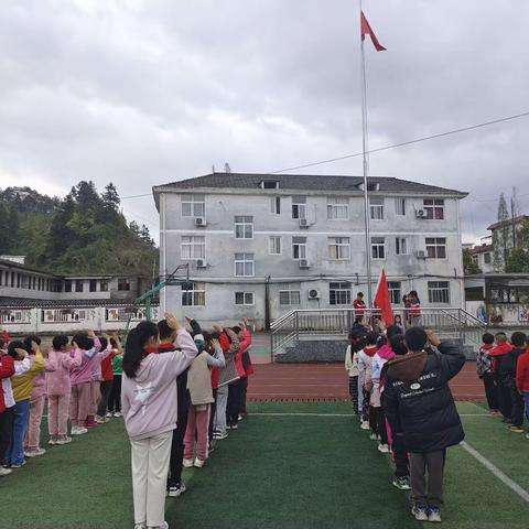 清明祭英烈   红色永传承一一一柏露中心小学