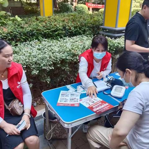 【半截河街道桃溪苑社区】——义诊进小区  健康你我他